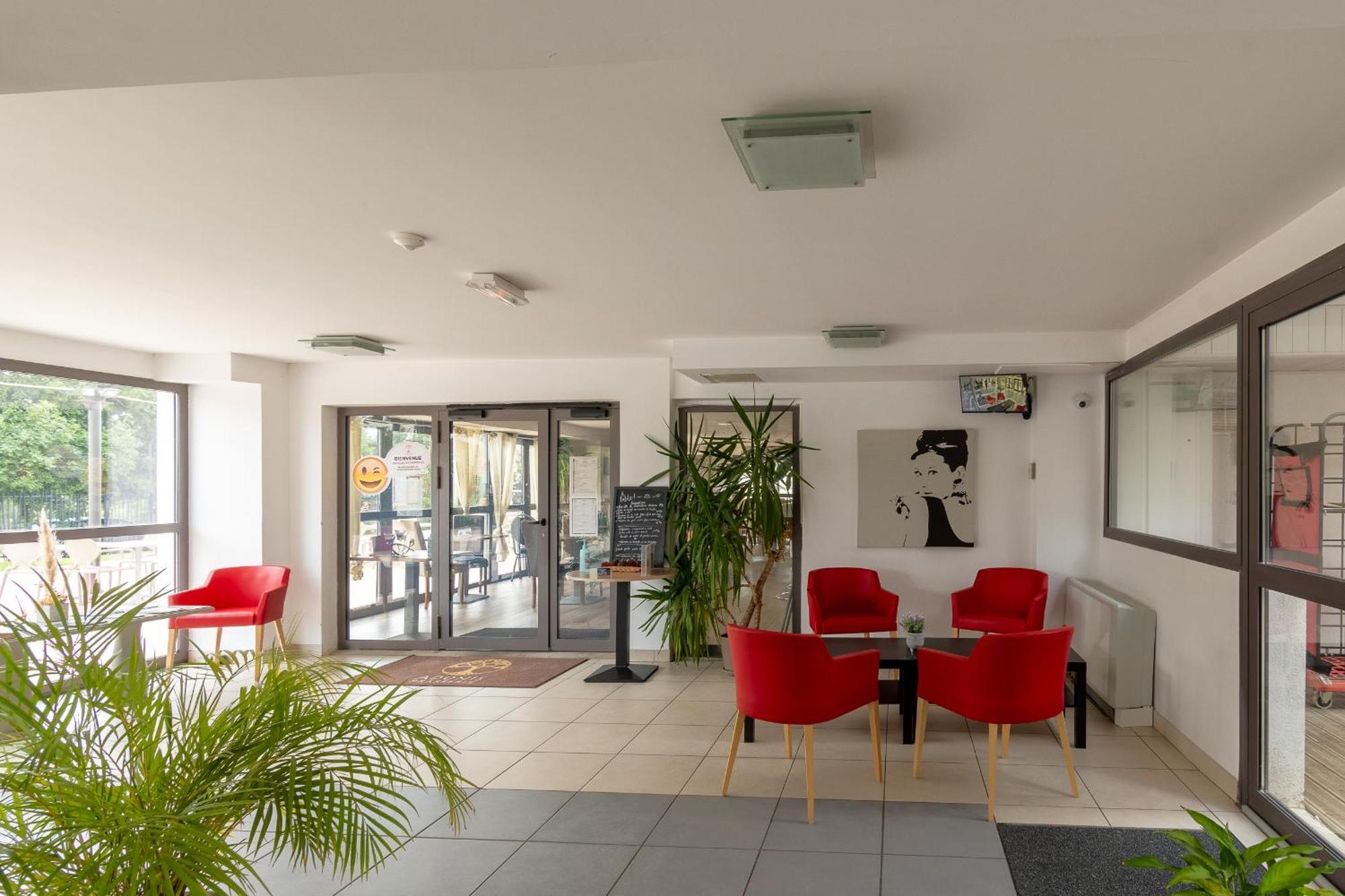 Le Petit Patio Fleuri Aparthotel Eguilles Bagian luar foto
