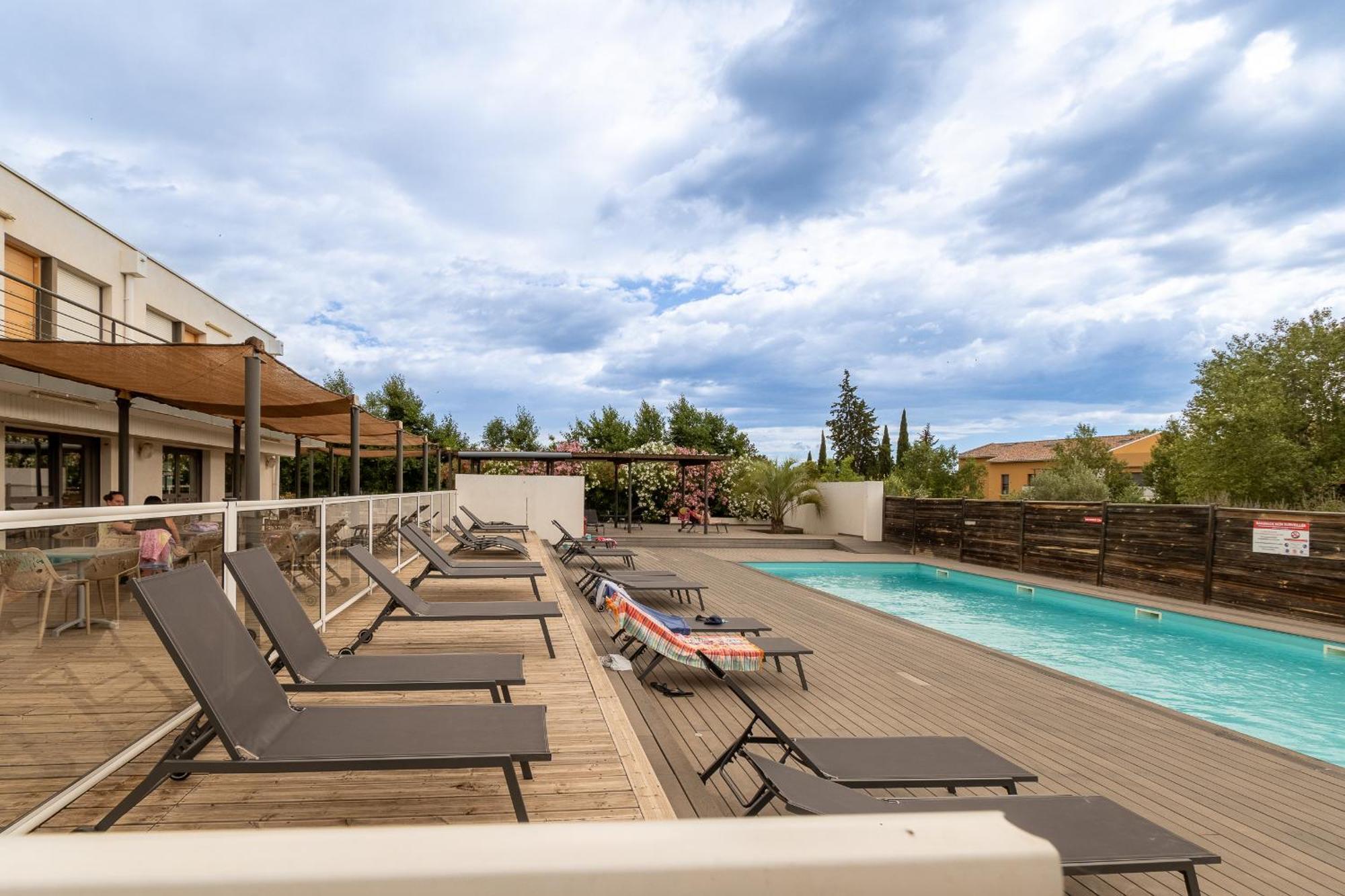Le Petit Patio Fleuri Aparthotel Eguilles Bagian luar foto