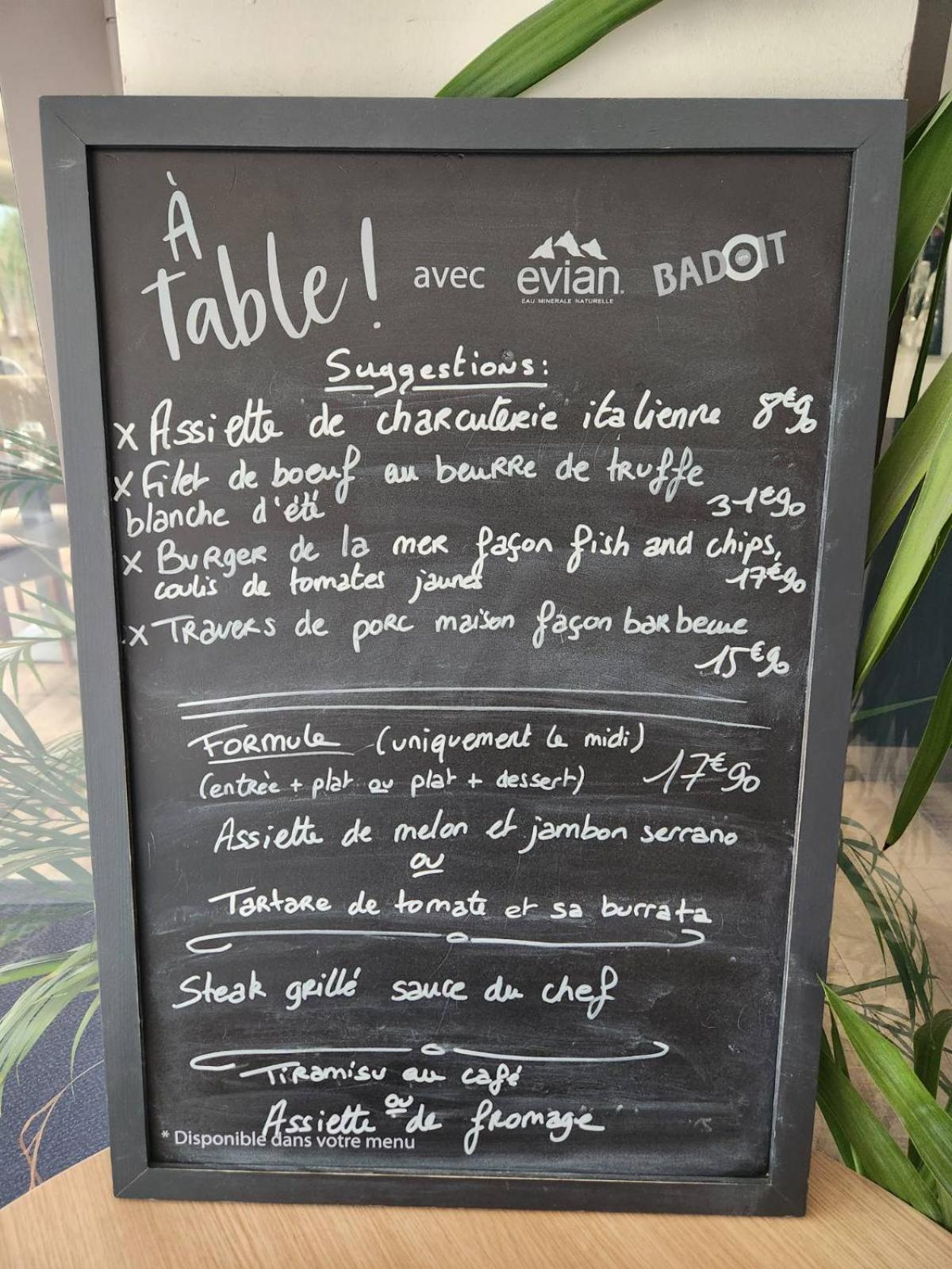 Le Petit Patio Fleuri Aparthotel Eguilles Bagian luar foto