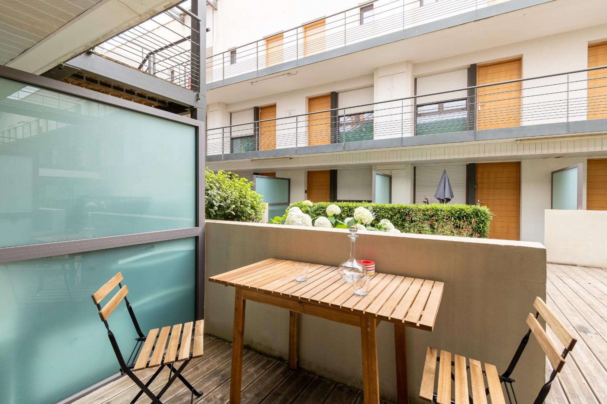 Le Petit Patio Fleuri Aparthotel Eguilles Bagian luar foto